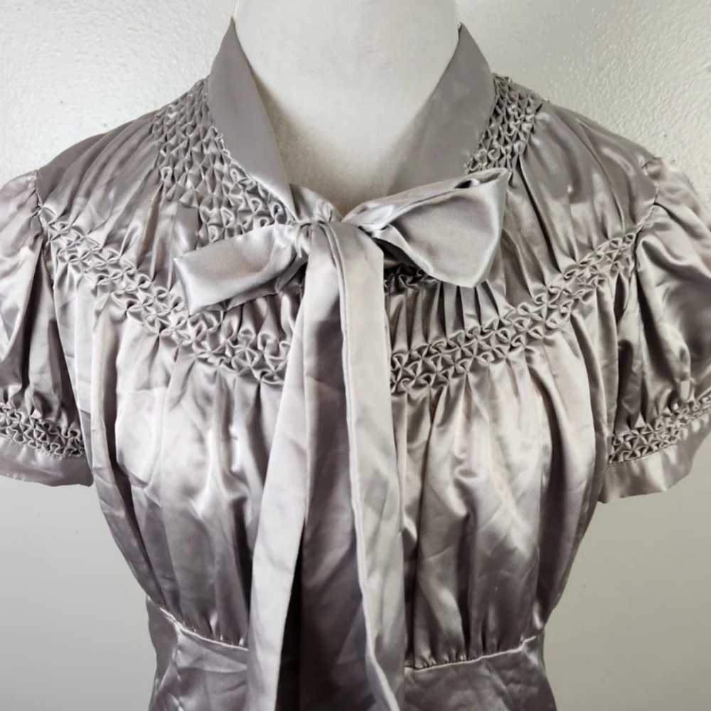 Attention Y2K Pewter Metallic Puff Sleeve Tie Neck Botton Up Blouse Size Large - Picture 2 of 8